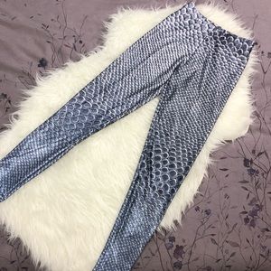 LIVING DEAD CLOTHING Dragon Scale Leggings